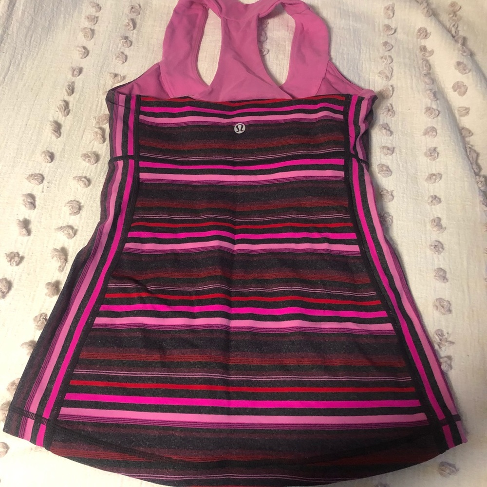 🎉HP🎉 EUC Lululemon striped scoop tank